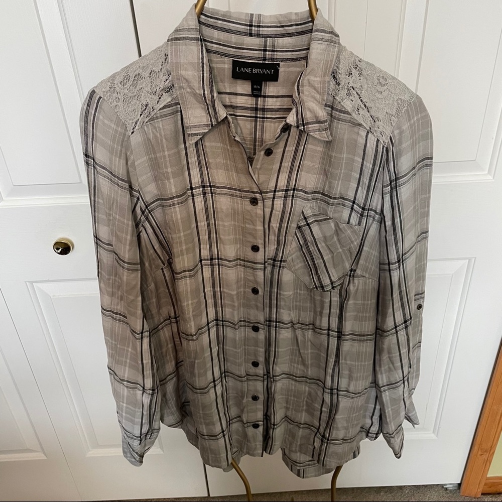 Lane Bryant size 14/16 lace trim blouse